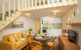 Navona White Apartment